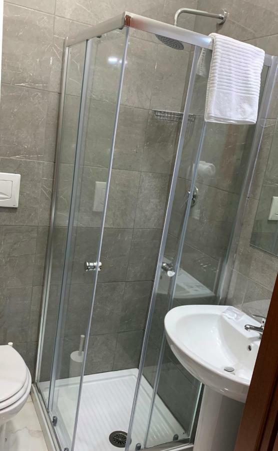Bed & Breakfast Sarkar House Rom