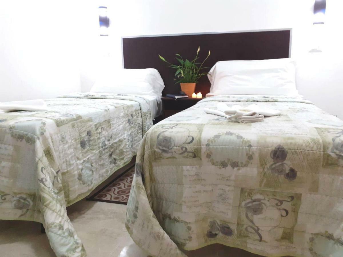 Sarkar House Rom